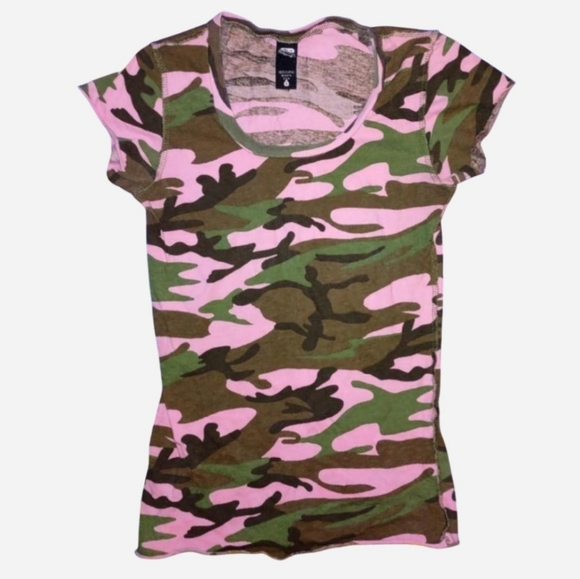 Vintage Y2K Pink Camo Top - Picture 5 of 11